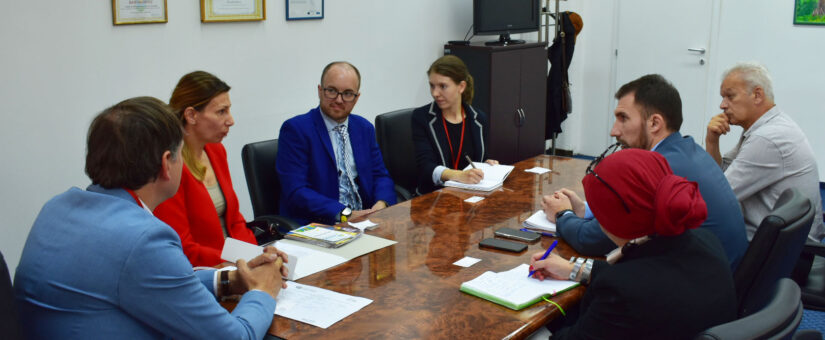 MINISTAR DELIĆ S PREDSTAVNICIMA ORGANIZACIJA PEOPLE IN NEED I SUMERO DOGOVORIO PRVE KORAKE ZA IZRADU STRATEGIJE DEINSTITUCIONALIZACIJE OSOBA SA INVALIDITETOM