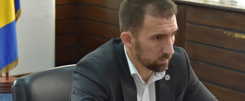 OBJAVLJEN JAVNI POZIV ZA SUFINANSIRANJE SMJEŠTAJA I ZBRINJAVANJA ŽRTAVA PORODIČNOG NASILJA U SIGURNIM KUĆAMA