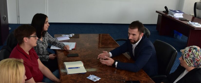 MINISTAR DELIĆ S AJNOM JUSIĆ, PREDSTAVNICOM ZABORAVLJENE DJECE RATA RAZGOVARAO O VAŽNOSTI ZAKONA O CIVILNIM ŽRTVAMA RATA I IZAZOVIMA U NJEGOVOJ IMPLEMENTACIJI NAKON USVAJANJA