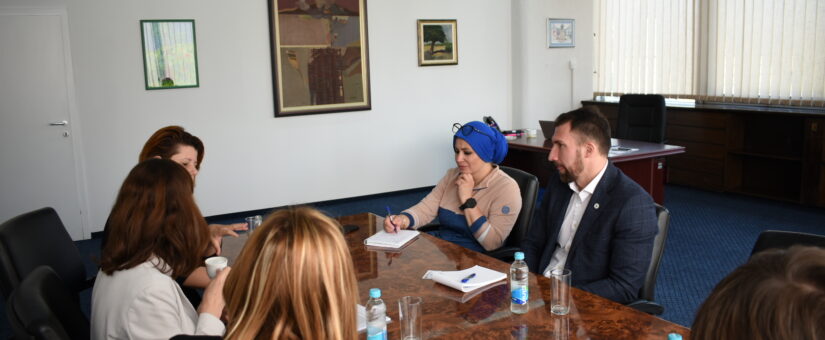 POTREBNO RADITI NA JAČANJU ZASTUPLJENOSTI ŽENA U AKTIVNIM MJERAMA POLITIKA – JEDAN JE OD ZAKLJUČAKA SA SASTANKA KOJI JE MINISTAR DELIĆ ODRŽAO SA ANNE BISHOP, PREDSTAVNICOM UN WOMEN ORGANIZACIJE