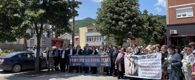MINISTAR DELIĆ NA OBILJEŽAVANJU MEĐUNARODNOG DANA BORBE PROTIV SEKSUALNOG NASILJA U RATU I 31 GODINE OD ZLOČINA POČINJENOG NAD ŽENAMA U FOČI PORUČIO DA TIŠINA NE SMIJE BITI ODGOVOR INSTITUCIJA NA ZLOČINE
