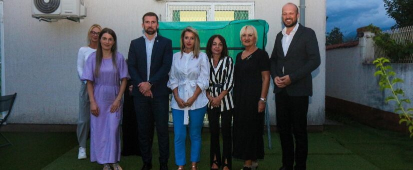 MINISTAR DELIĆ U POSJETI SIGURNOJ KUĆI U MOSTARU; SIGURNE KUĆE SU OBAVEZA SVIH NIVOA VLASTI