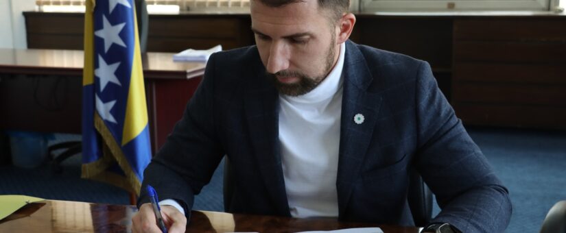 MINISTAR DELIĆ: KREĆEMO U DONOŠENJE ZAKONA O IZMJENAMA I DOPUNAMA ZAKONA O ZAPOŠLJAVANJU STRANACA S CILJEM LIBERALIZACIJE RADNIH DOZVOLA ZA DEFICITARNA ZANIMANJA