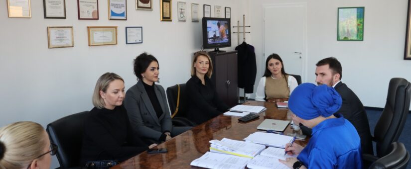 MINISTAR DELIĆ SA ZASTUPNICAMA IZ SKUPŠTINE TK RAZGOVARAO O AKTIVNOSTIMA NA PREVENCIJI PORODIČNOG NASILJA