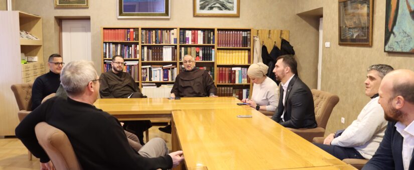 MINISTAR DELIĆ POSJETIO FRANJEVAČKI SAMOSTAN I RAZGOVARAO O PROJEKTIMA PODRŠKE STARIMA