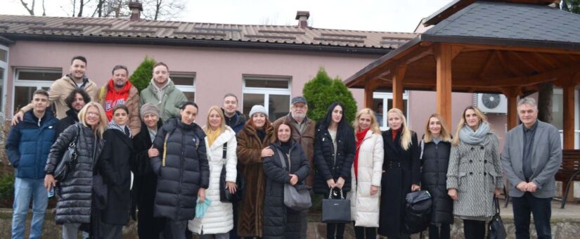 U OKVIRU PROJEKTA “SVIJET MOGUĆNOSTI – ENABLED THEATRE” USTANOVU PAZARIĆ POSJETILA GRUPA GLUMACA I FILMSKIH RADNIKA IZ REGIONA