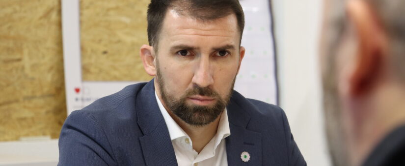 POČELA PRIMJENA ZAKONA O ZAŠTITI CIVILNIH ŽRTAVA RATA; MINISTAR DELIĆ PODSJETIO NA ROKOVE ZA PODNOŠENJE ZAHTJEVA ZA OSTVARIVANJE PRAVA