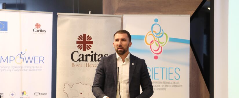 MINISTAR DELIĆ NA ZAVRŠNOJ KONFERENCIJI CARITASOVIH PROJEKATA EMPOWER I SOCIETIES 2: SVOJE OPREDJELJENJE DA RADIMO NA POBOLJŠANJU POLOŽAJA OSOBA SA INVALIDITETOM POKAZALI SMO KROZ BUDŽET ZA 2024. GODINU
