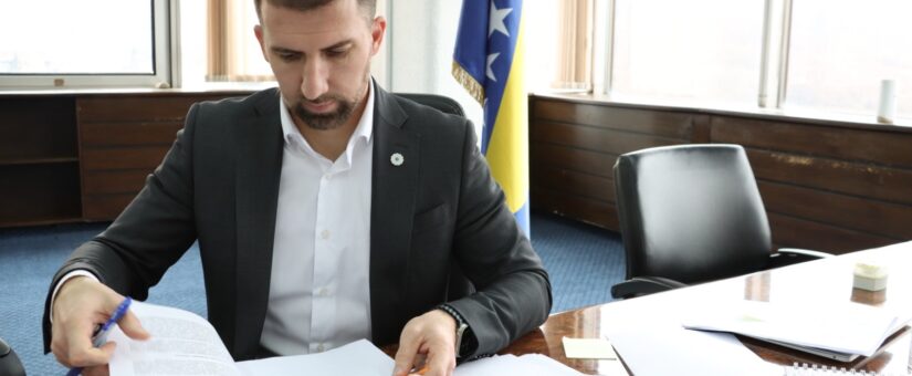 MINISTAR DELIĆ NAJAVIO: U BUDŽETU ZA 2024. GODINU POKAZALI SMO VIZIJU SISTEMA SOCIJALNE ZAŠTITE  KOJI ŽELIMO GRADITI