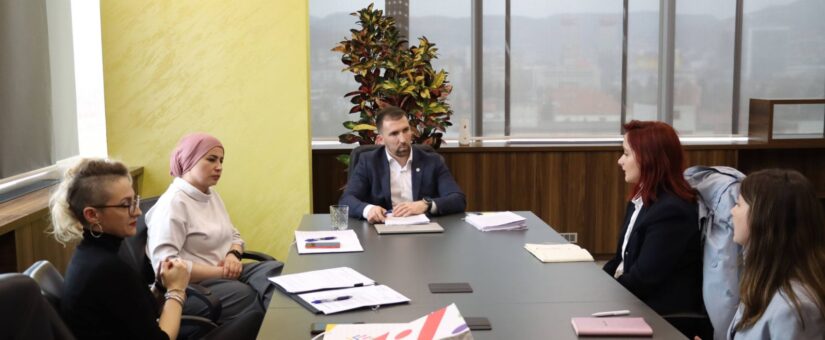 MINISTAR DELIĆ I PREDSTAVNICE VIJEĆA MLADIH RAZMATRALI KLJUČNE KORAKE ZA ZADRŽAVANJE MLADIH U BIH: FOKUS NA GARANCIJI ZA MLADE