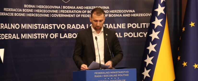 FEDERALNO MINISTARSTVO RADA I SOCIJALNE POLITIKE ZAHTIJEVA NEODLOŽNO DJELOVANJE TUŽILAŠTVA BIH U ZAŠTITI ŽRTAVA RATNOG SILOVANJA OD UZNEMIRAVANJA ZVANIČNIKA IZ RS-A JAVNIM I KONTINUIRANIM NEGIRANJEM GENOCIDA