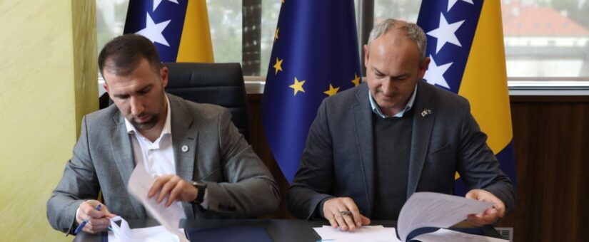 MINISTAR DELIĆ POTPISAO SPORAZUM SA CRVENIM KRIŽOM FBIH; MINISTARSTVO FINANSIRA PROJEKTE PODRŠKE NAJUGROŽENIJIMA