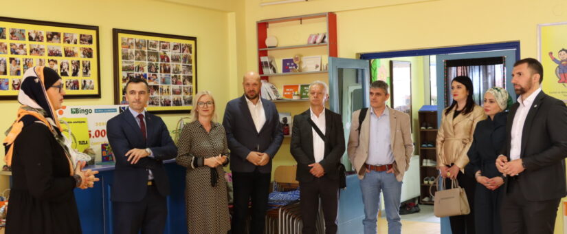 FEDERALNI MINISTAR RADA I SOCIJALNE POLITIKE ADNAN DELIĆ I KANTONALNI MINISTAR FADIL ALIĆ POSJETILI UDRUŽENJE “KORACI NADE” U TUZLI