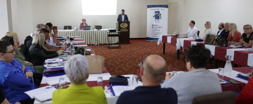 MINISTAR DELIĆ U ZENICI PRISUSTVOVAO OKRUGLOM STOLU „JAČANJE DIJALOGA INSTITUCIJA I NEVLADINIH ORGANIZACIJA U PODRŠCI OSTVARIVANJA PRAVA CIVILNIH ŽRTAVA RATA POSEBNE KATEGORIJE – ŽRTAVA SILOVANJA I DJECE RATA