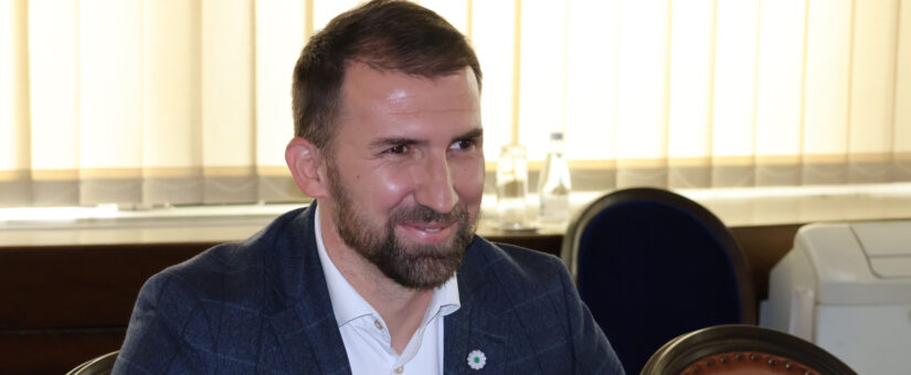 MINISTAR DELIĆ NAJAVIO: DVA MILIONA PODRŠKE ZA POBOLJŠANJE INFRASTRUKTURE I JAČANJA KAPACITETA CENTARA ZA SOCIJALNI RAD U FEDERACIJI