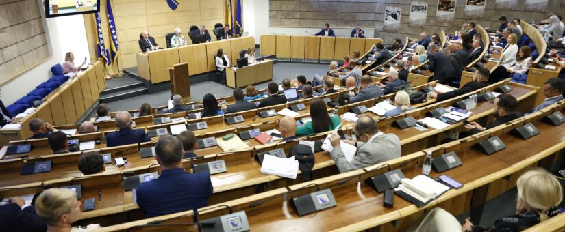ZASTUPNIČKI DOM PARLAMENTA FBIH USVOJIO ZAKON O IZMJENAMA I DOPUNAMA ZAKONA O PODRŠCI PORODICAMA S DJECOM