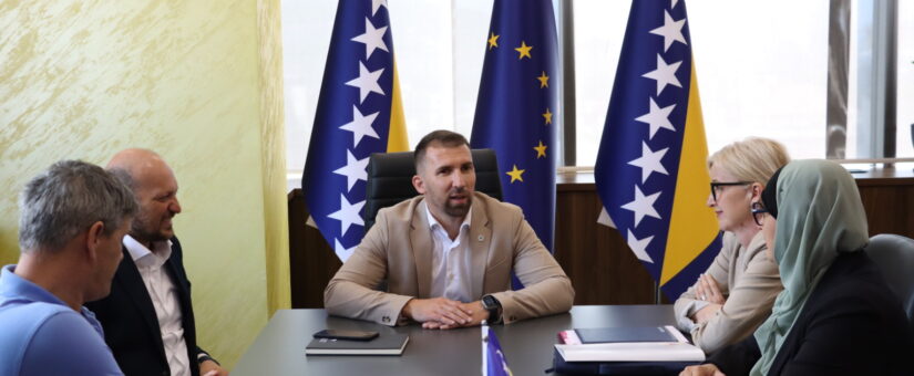 MINISTAR DELIĆ U POSJETU PRIMIO PREDSTAVNICE UDRUŽENJA „KORACI NADE“ TUZLA
