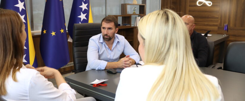 FEDERALNI MINISTAR RADA I SOCIJALNE POLITIKE PRIMIO MAJKE USVOJITELJICE