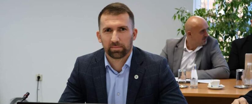 VLADA FBIH UTVRDILA I U PARLAMENTARNU PROCEDURU UPUTILA NOVI ZAKON O PROFESIONALNOJ REHABILITACIJI I ZAPOŠLJAVANJU OSOBA SA INVALIDITETOM: JAČANJE TRANSPARENTNOSTI I POTICAJA NA TRŽIŠTU RADA